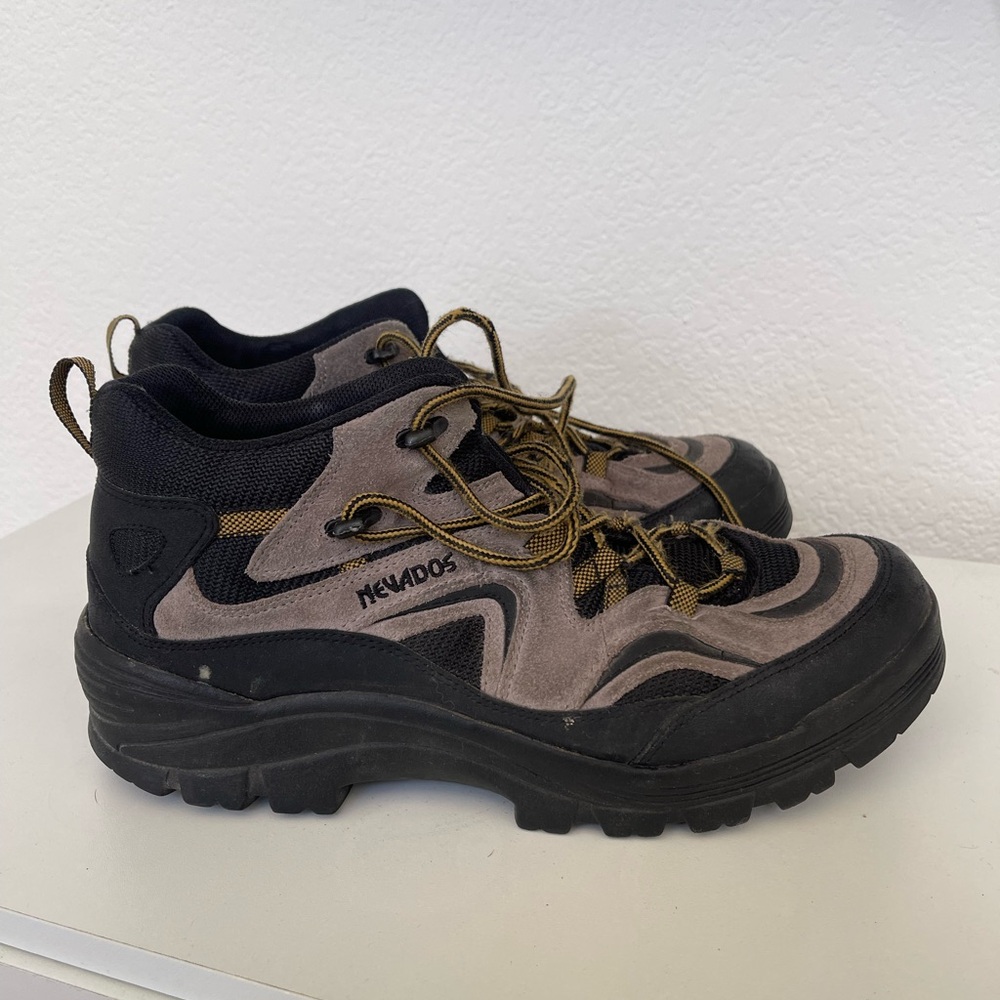 Nevados Hiking Boots